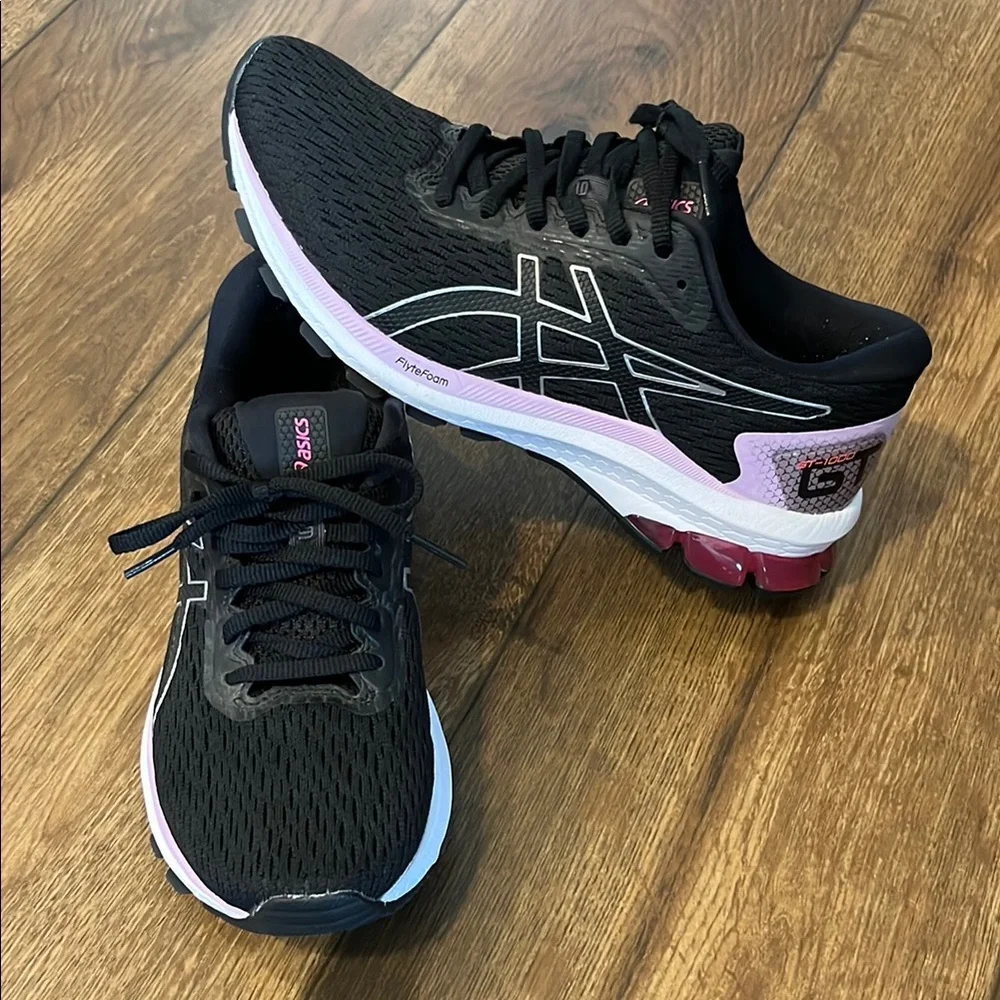 ASICS Women's Black Running Shoes - Picture 1 of 7